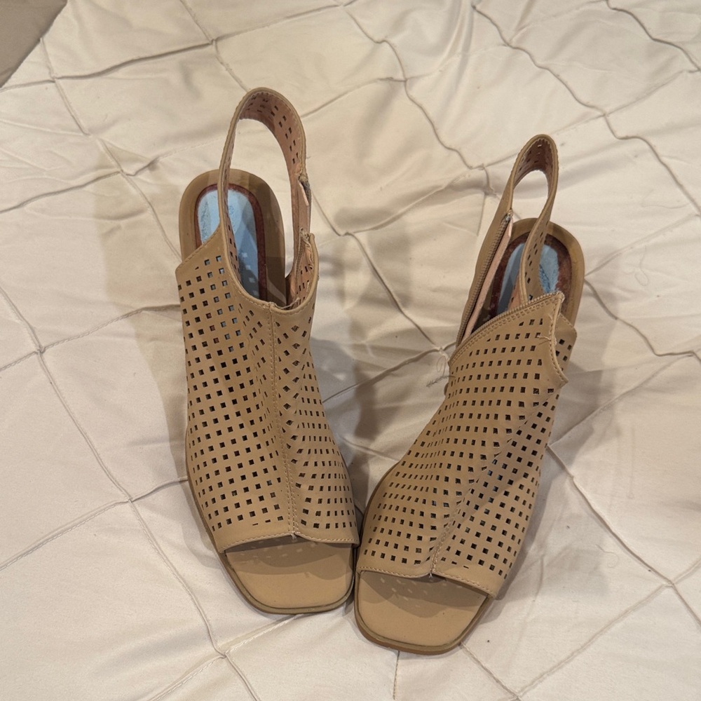 Forever Link Tan Peep-Toe Slingback Sandals